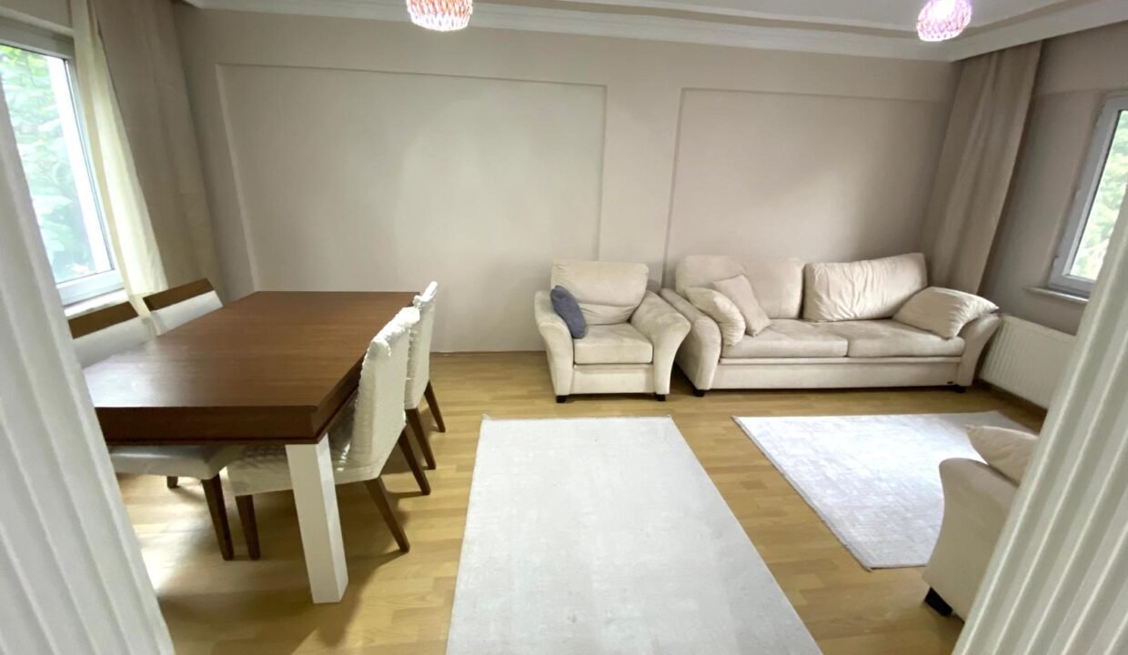 Hamzabey'de satılık dairenin oturma odası