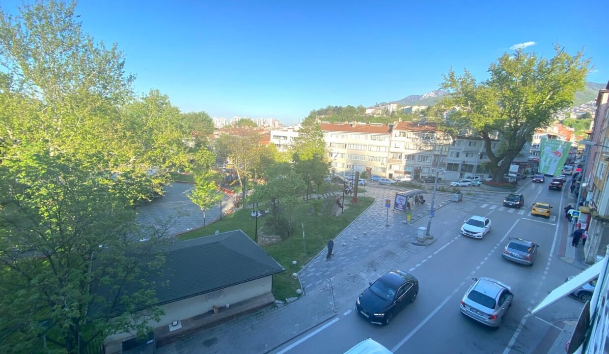 Muradiye'de park ve cadde manzarası, Osmangazi Bursa