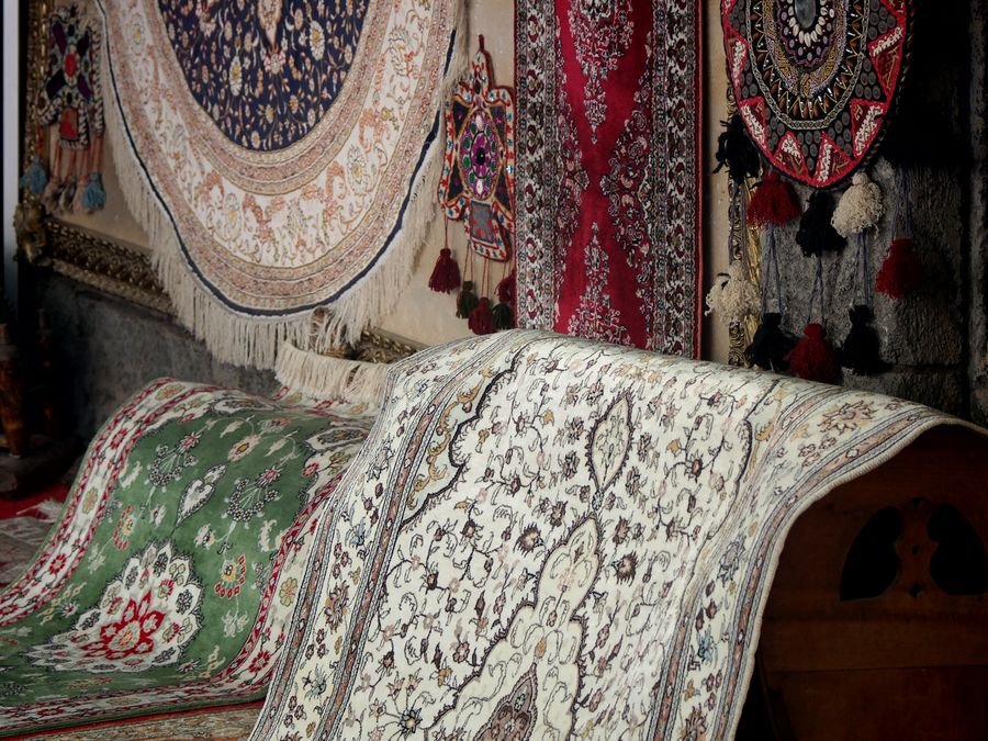 Modern desenli halı
