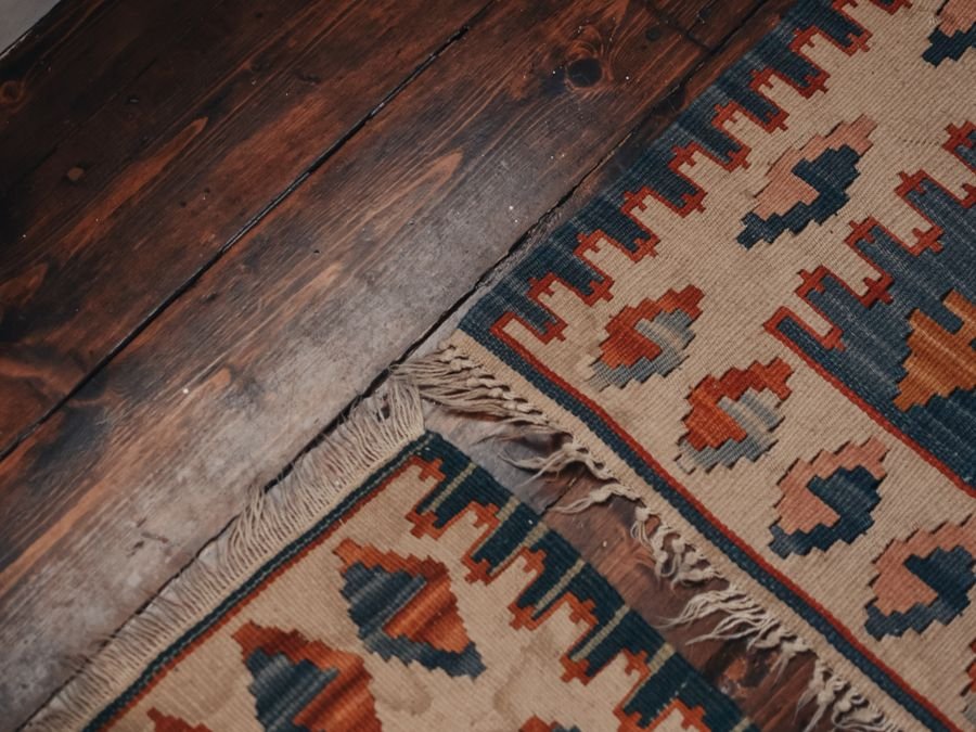 Klasik desenli halı
