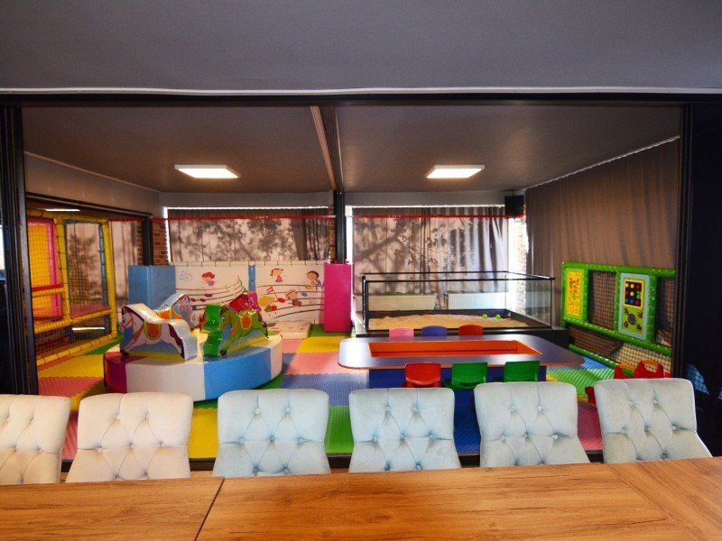 Meydan Cafe çocuk kulübü