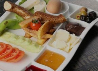 Meydan Cafe kahvaltı tabağı