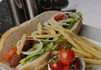 Meydan Cafe sandviç ve atıştırmalıklar