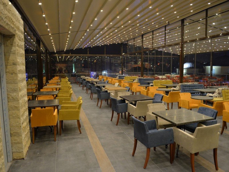 Meydan Cafe iç mekan aydınlatma