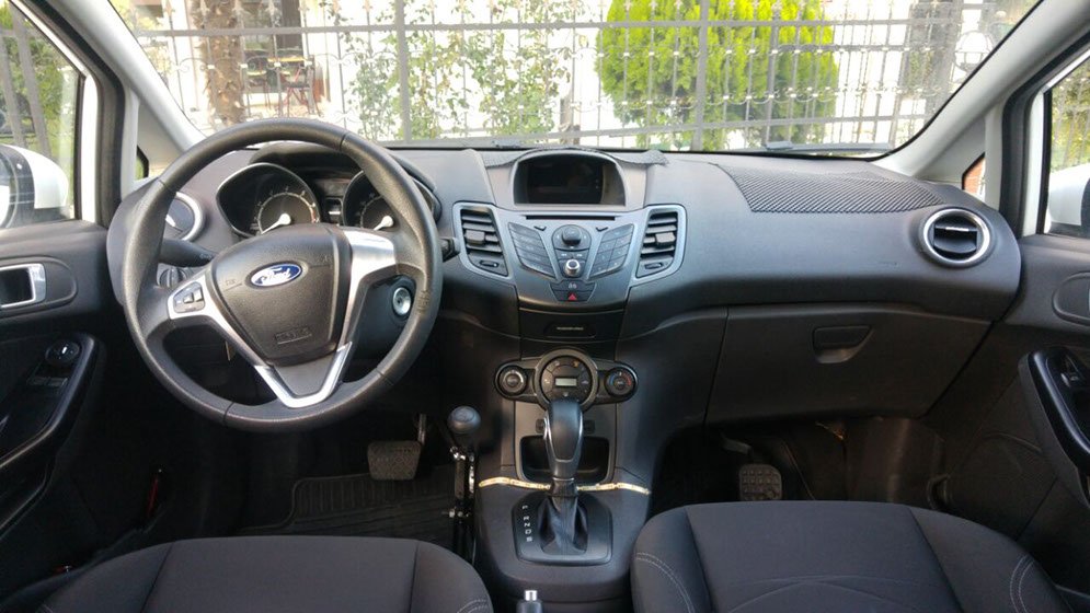 Otomatik vites eğitim aracı iç mekân