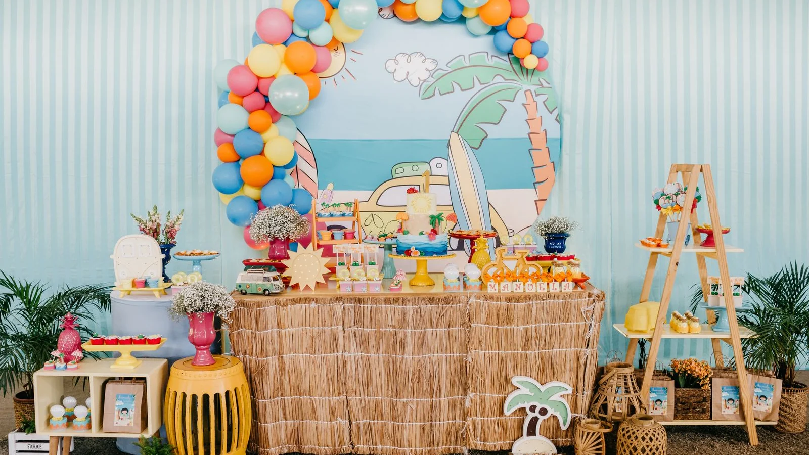 Doğum günü balon süslemesi