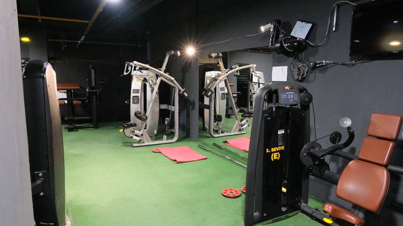 Seçici ağırlıklı fitness makineleri