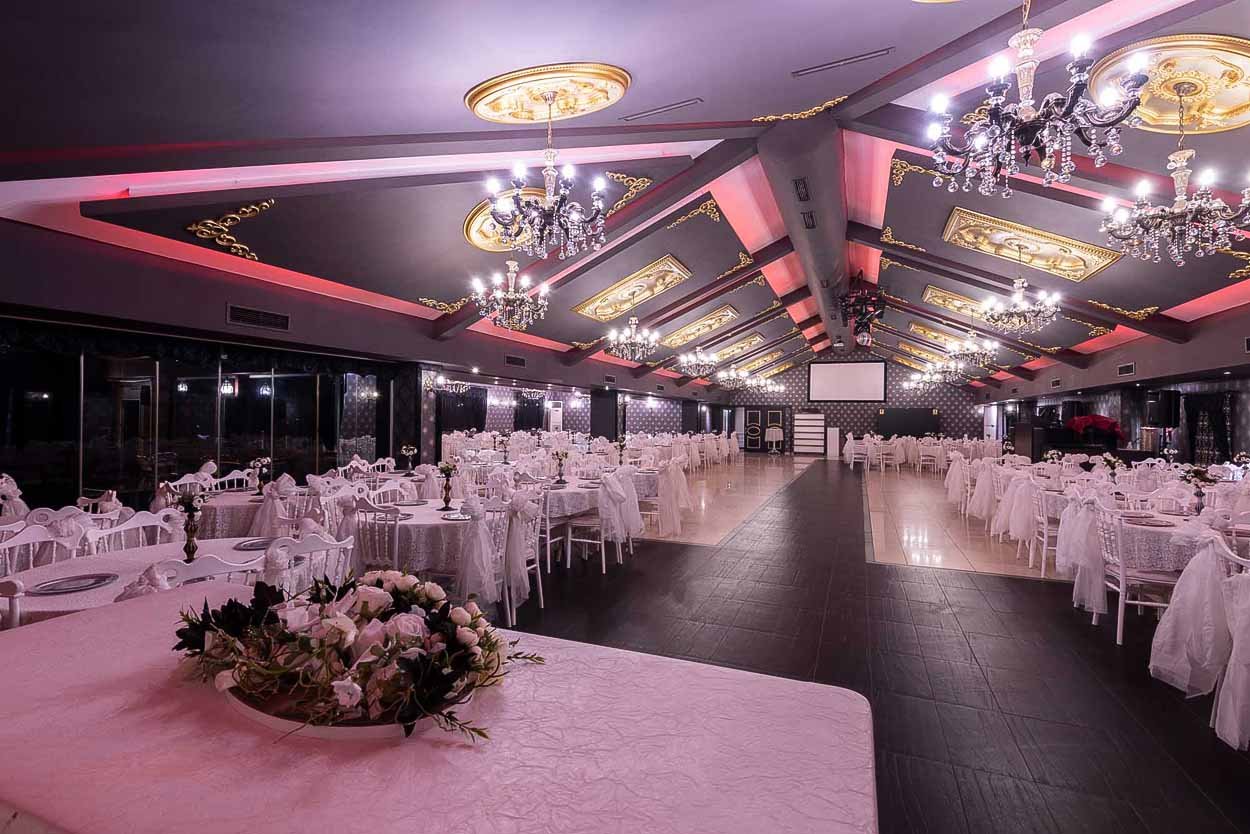 Işık senaryolu salon görünümü