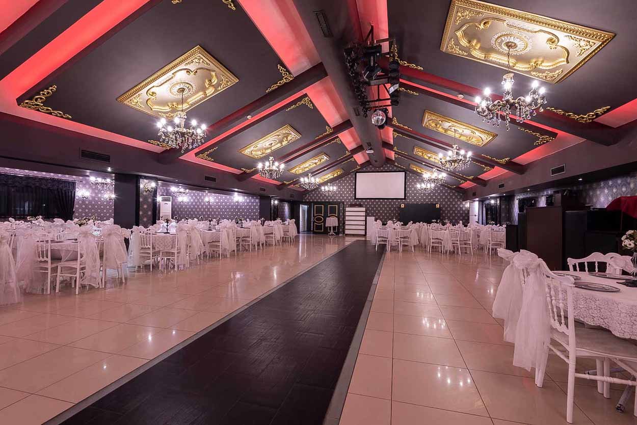 Gece atmosferinde salon